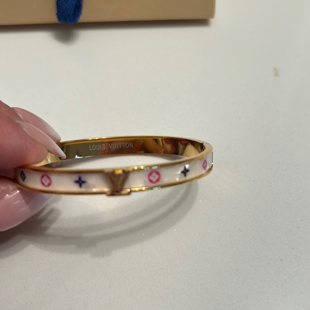 Brand new bracelet